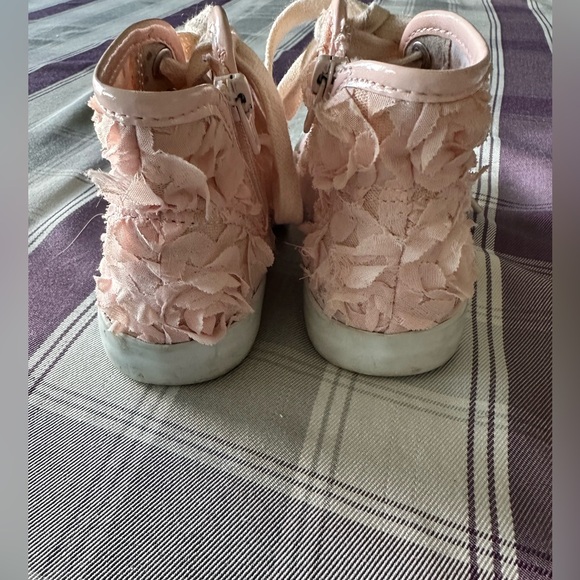 Girls Maggie & Zoe Hightop Sneakers - Picture 6 of 7